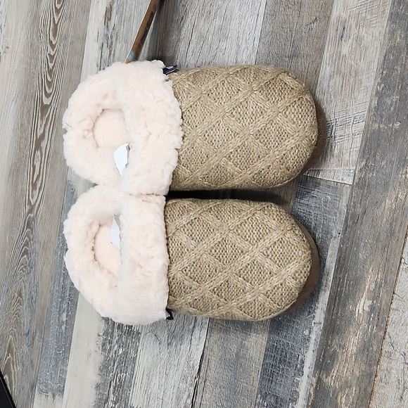 Muk Luks Cozy Slippers - Picture 5 of 10